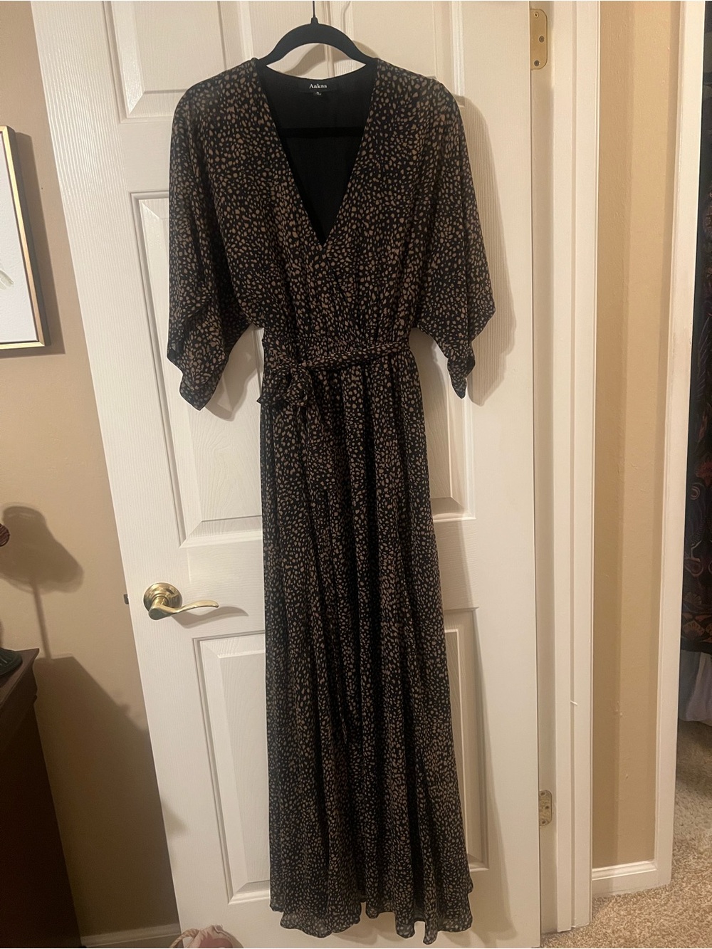 NWOT Aakaa Women’s Black and Tan Maxi Dress Size Small